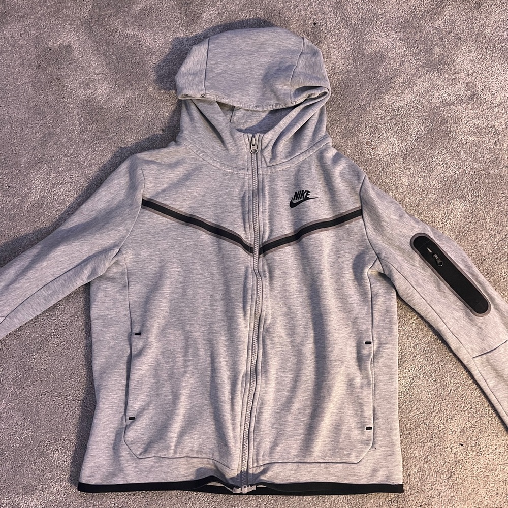 Youth XL Gray Nike tech fleece